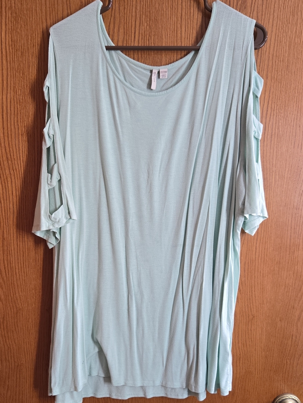 Relaxed Cold-Shoulder Tunic in Mint for Women